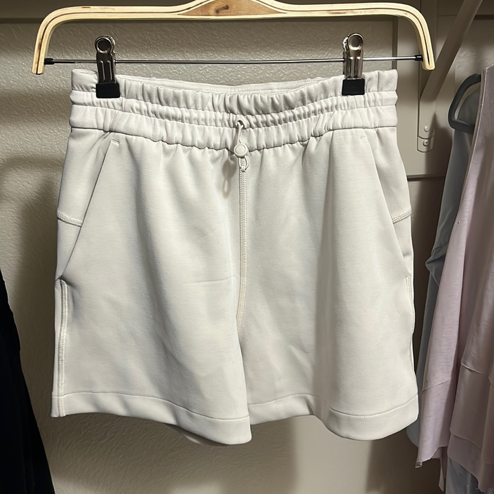 Softstreme High-Rise Short 4”